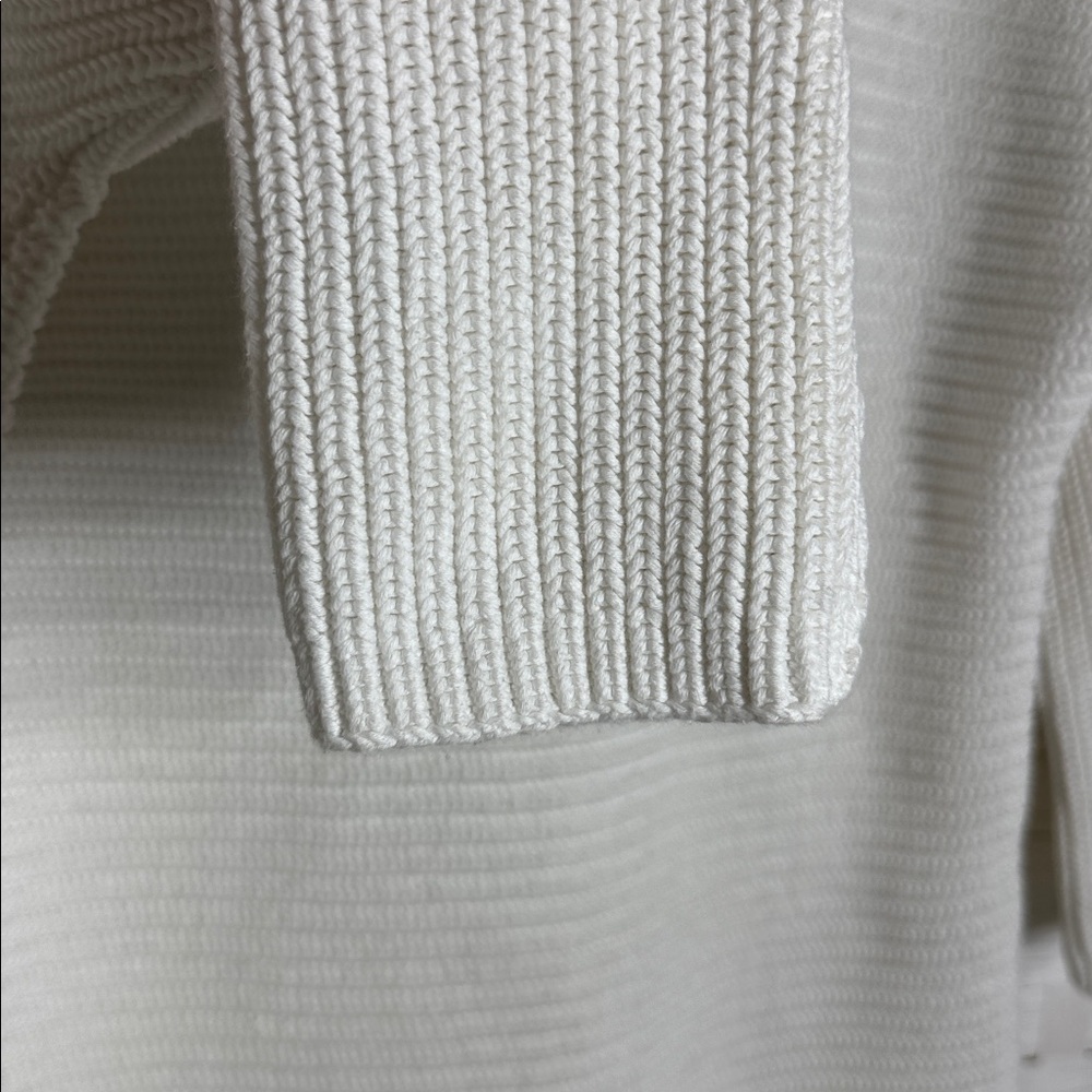 Vince White Textured Ribbed Scoop Back‎ Knit Round Hem Sweater Size Medium - Picture 8 of 8